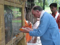 Subhuti at the Mahabodhi Temple in bodh Gaya