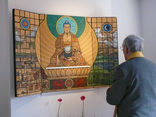 Sangharakshita inaugurating a new triptych by Aloka at the Cardiff Buddhist Centre